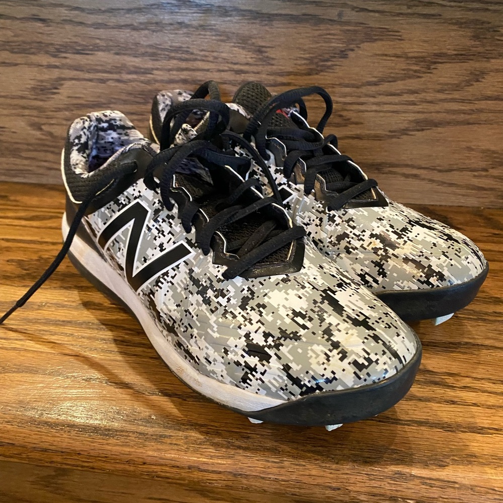 New Balance Baseball Cleats 5W Like New!!